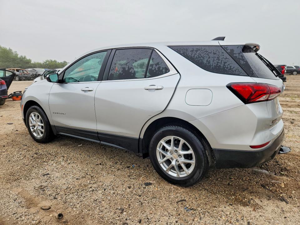 Photo 2 from auction – 2022 CHEVROLET EQUINOX with VIN 3GNAXKEV9NS102341