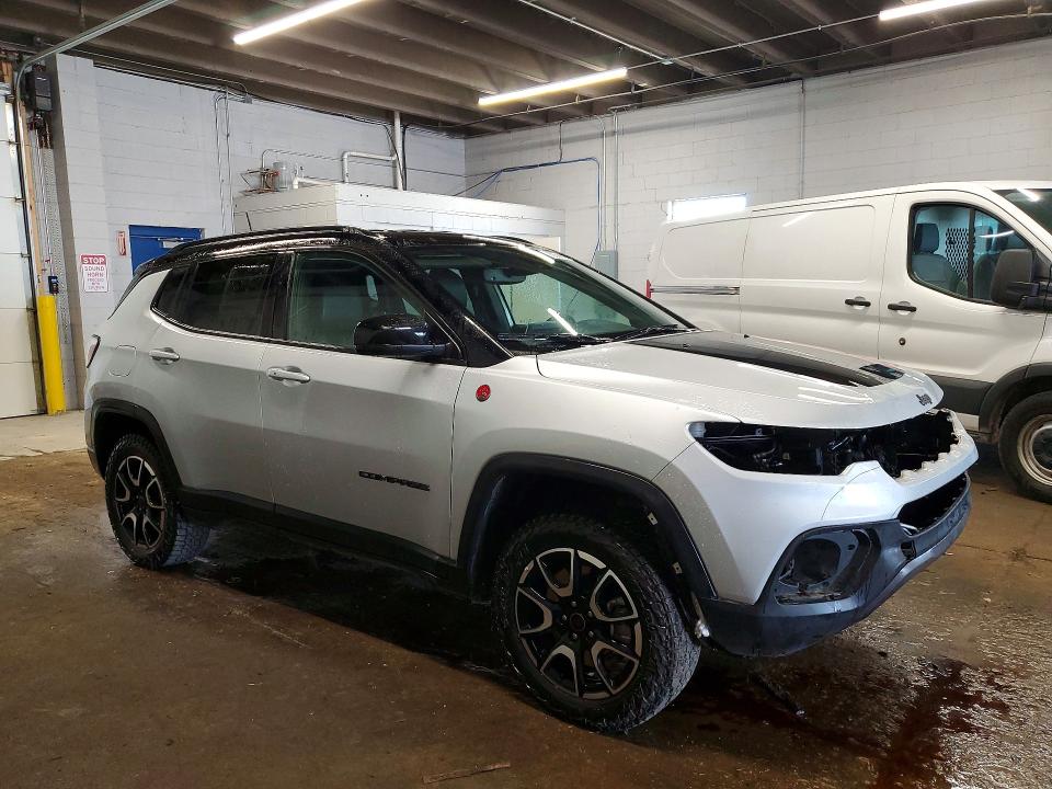 Photo 4 from auction – 2025 JEEP COMPASS with VIN 3C4NJDDNXST590374