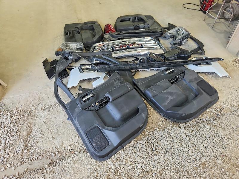 Photo 12 from auction – 2019 GMC SIERRA with VIN 3GTU9DED3KG132890