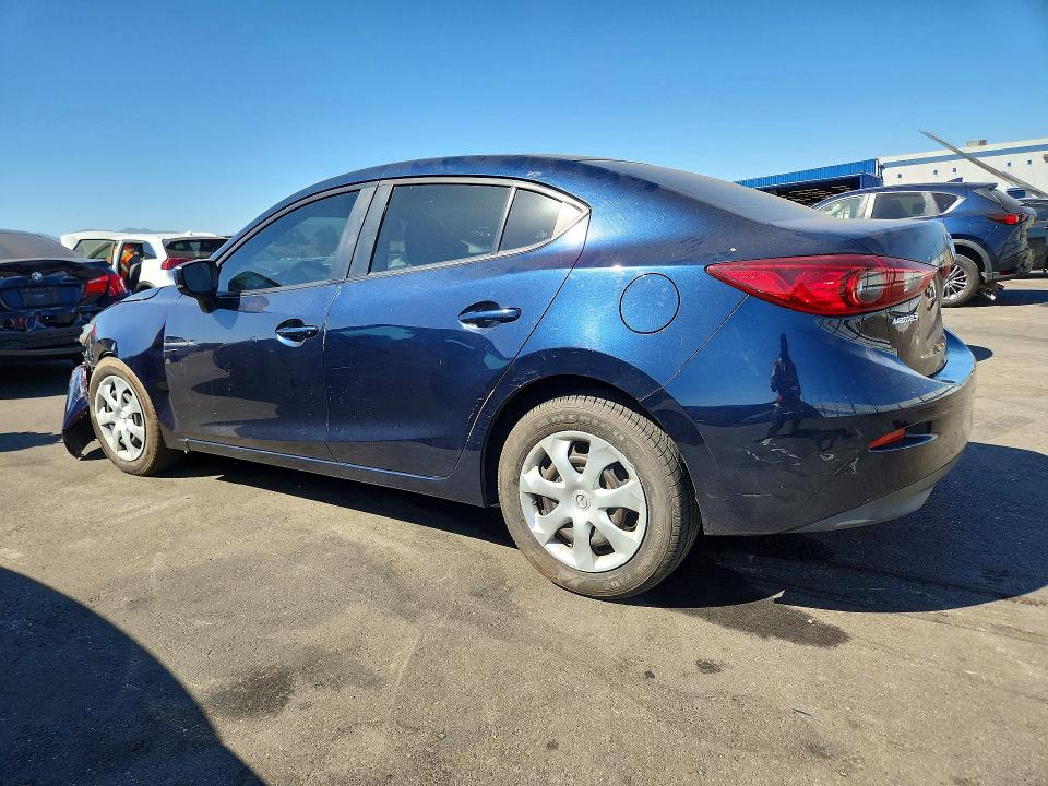 Photo 2 from auction – 2018 MAZDA 3 with VIN 3MZBN1U78JM230968