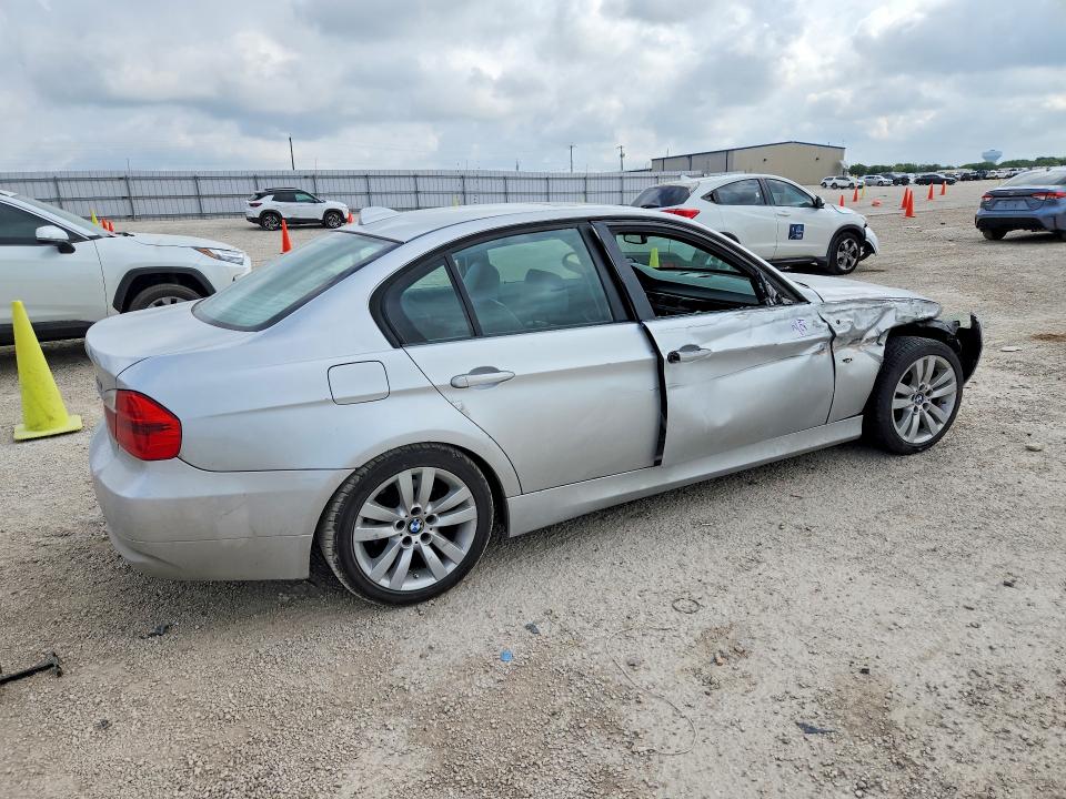 Photo 3 from auction – 2008 BMW 328 with VIN WBAVA33508K055718