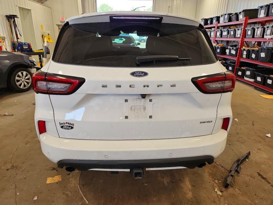 Photo 6 from auction – 2023 FORD ESCAPE with VIN 1FMCU9NA6PUB45744