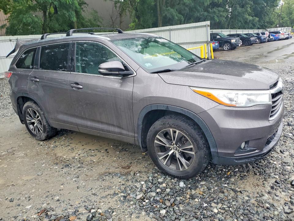 Zdjęcie 4 z aukcji – 2016 TOYOTA HIGHLANDER z VIN 5TDJKRFH5GS253788