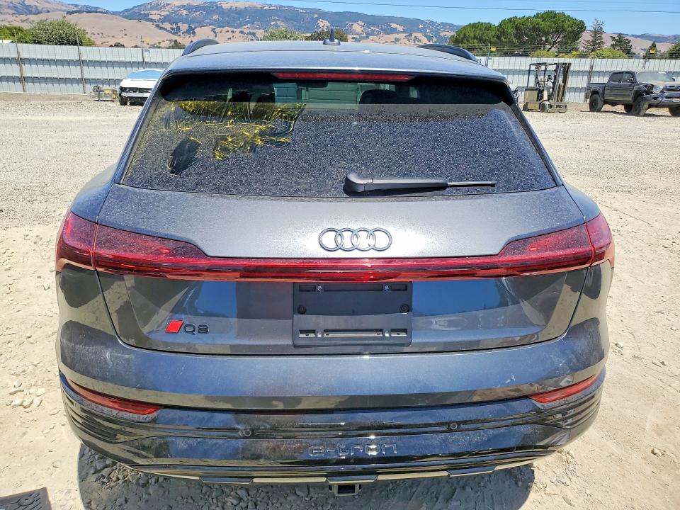 Zdjęcie 6 z aukcji – 2024 AUDI Q8 E-TRON z VIN WA16AAGE9RB039647