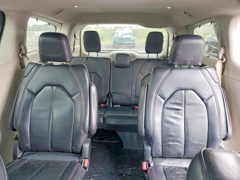 Photo 10 from auction – 2018 CHRYSLER PACIFICA with VIN 2C4RC1BG0JR149563