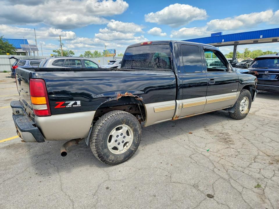 Photo 3 from auction – 2002 CHEVROLET SILVERADO with VIN 2GCEK19T021110122