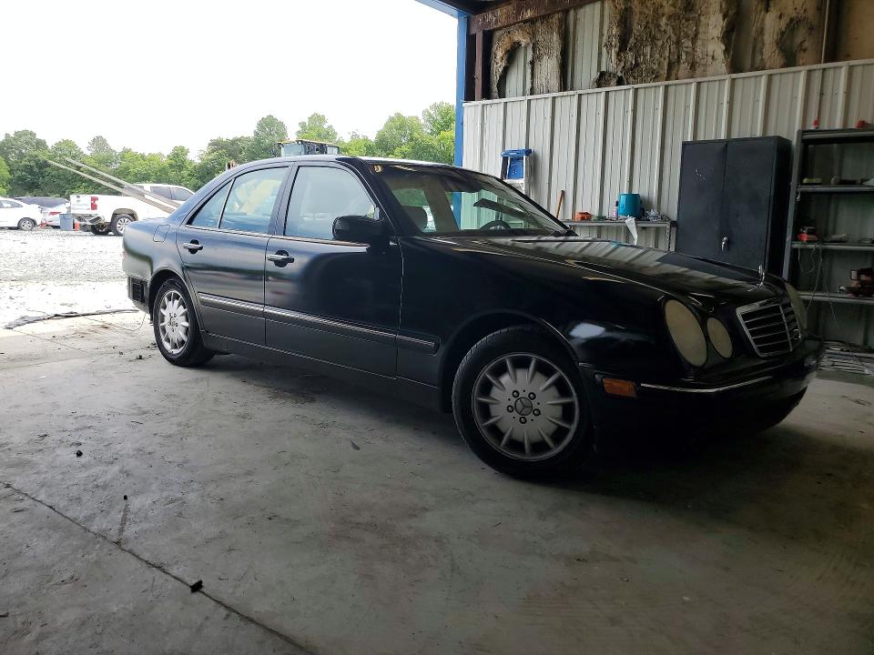 Photo 4 from auction – 2000 MERCEDES-BENZ E with VIN WDBJF65J7YB110226