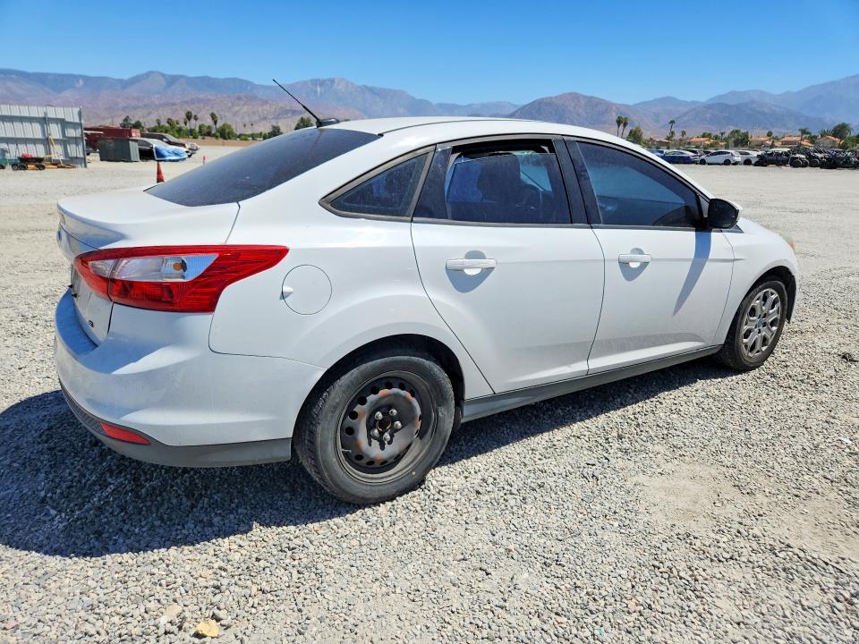 Photo 3 from auction – 2012 FORD FOCUS with VIN 1FAHP3F25CL196809