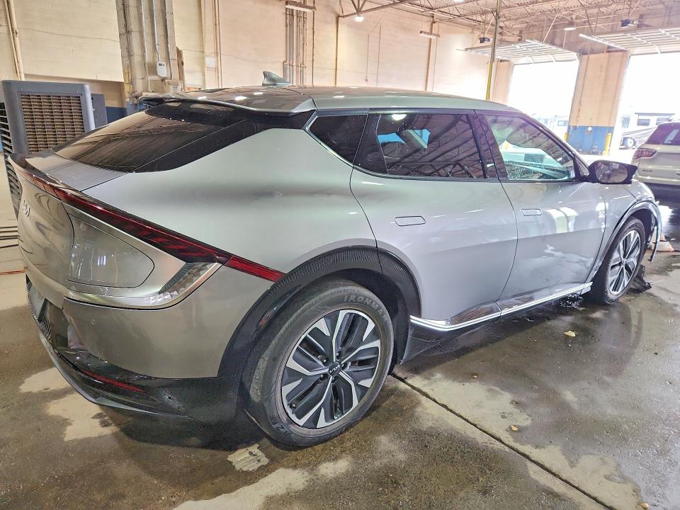 Photo 3 from auction – 2023 KIA EV6 with VIN KNDC34LA0P5612020