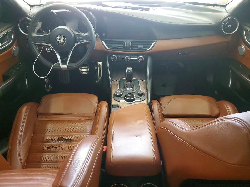 Photo 8 from auction – 2017 ALFA ROMEO GIULIA with VIN ZARFAECN0H7542316