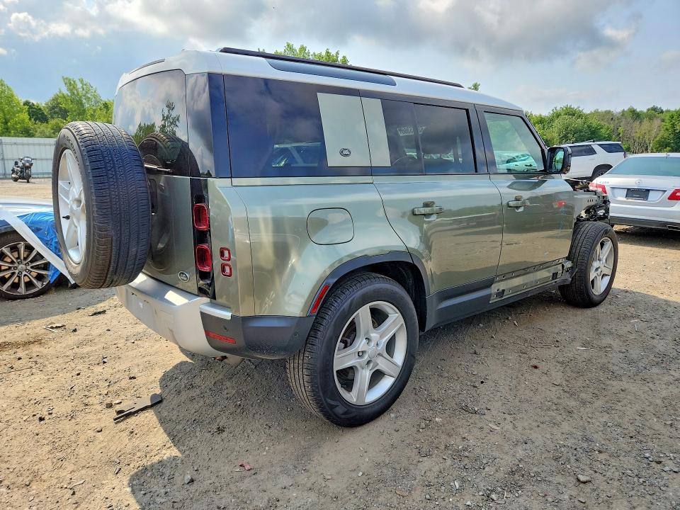 Photo 3 from auction – 2022 LAND ROVER DEFENDER with VIN SALEP7RU0N2090920