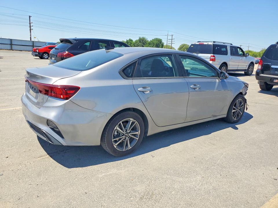 Photo 3 from auction – 2023 KIA FORTE with VIN 3KPF24AD2PE566367