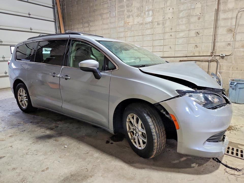 Photo 4 from auction – 2020 CHRYSLER VOYAGER with VIN 2C4RC1DGXLR286137