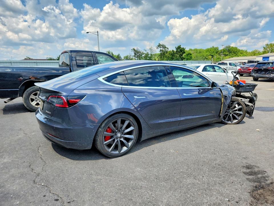 Photo 3 from auction – 2019 TESLA MODEL 3 with VIN 5YJ3E1EB0KF392898