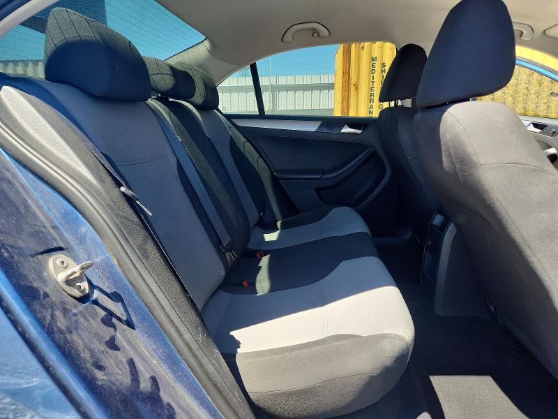 Photo 10 from auction – 2017 VOLKSWAGEN JETTA with VIN 3VW2B7AJ8HM386739