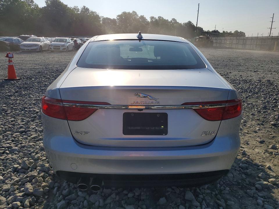 Photo 6 from auction – 2017 JAGUAR XF with VIN SAJBJ4BN9HCY42806