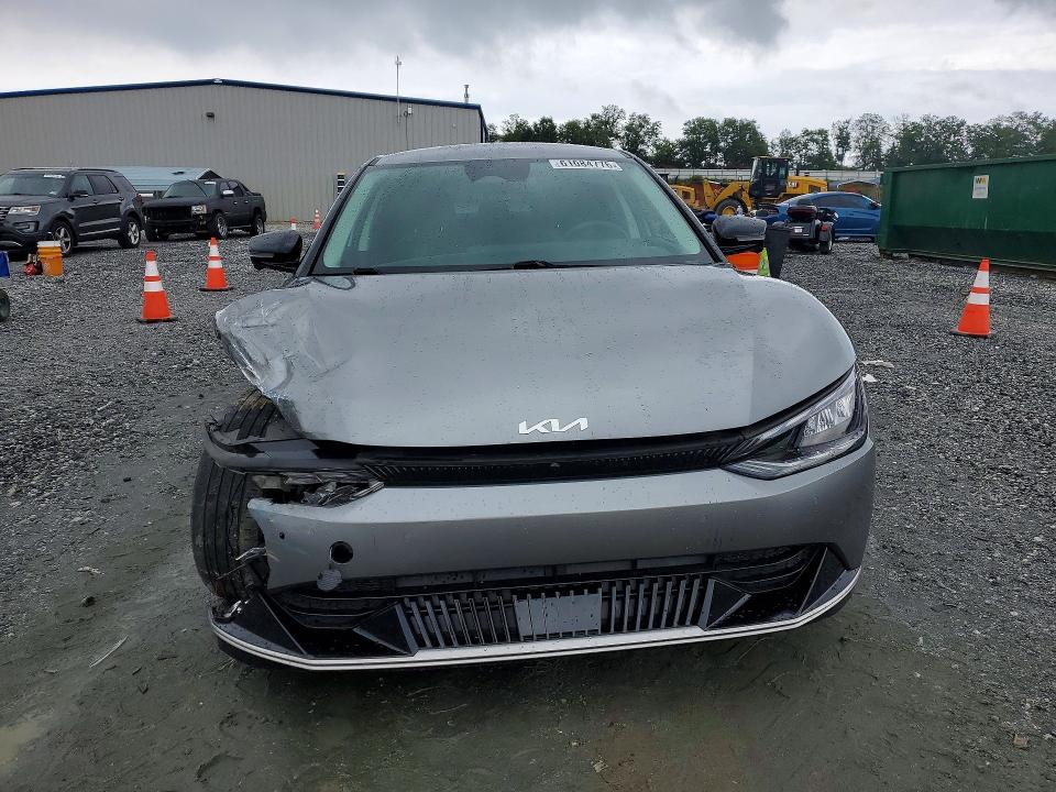 Photo 5 from auction – 2023 KIA EV6 with VIN KNDC34LA1P5091423