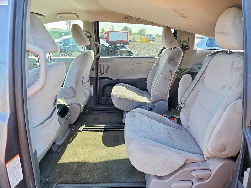 Photo 11 from auction – 2015 TOYOTA SIENNA with VIN 5TDKK3DC1FS666797