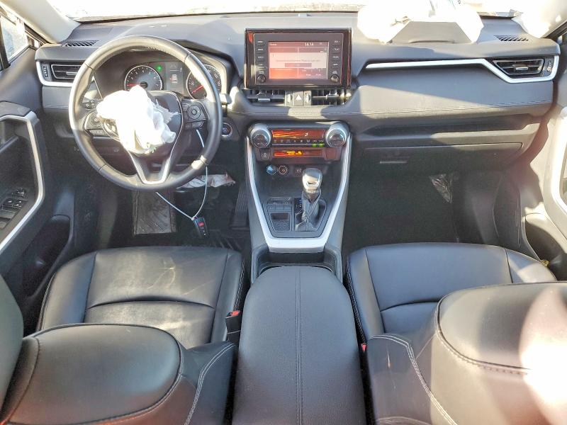 Photo 8 from auction – 2019 TOYOTA RAV4 with VIN 2T3C1RFV7KC020327