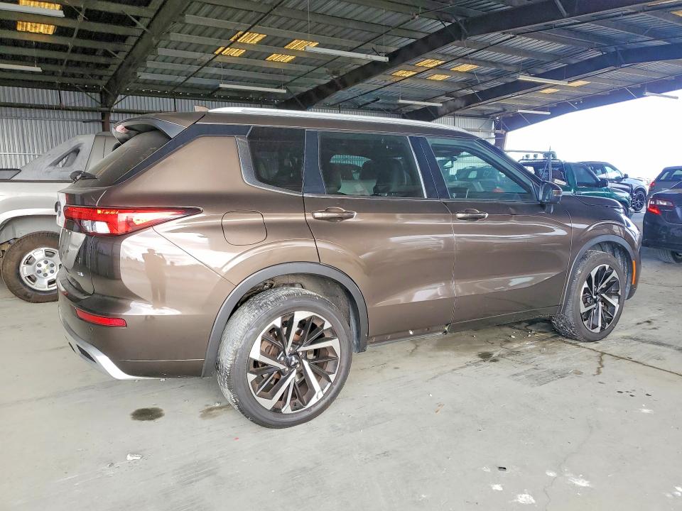 Photo 3 from auction – 2022 MITSUBISHI OUTLANDER with VIN JA4J3VA86NZ085789