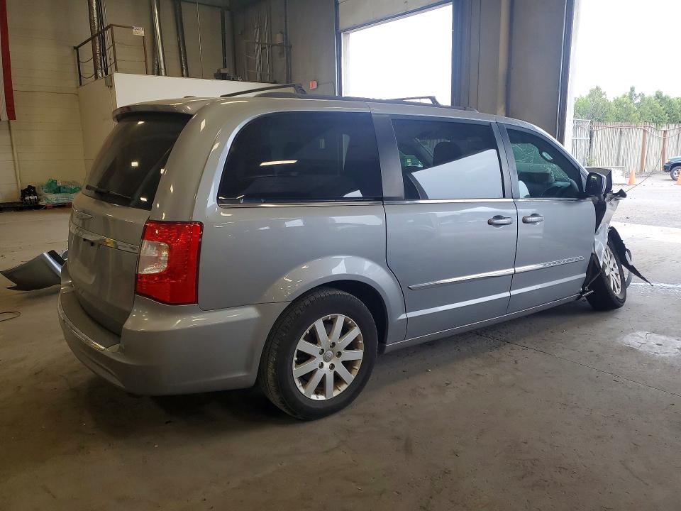 Photo 3 from auction – 2016 CHRYSLER TOWN & COUNTRY with VIN 2C4RC1BG2GR298730
