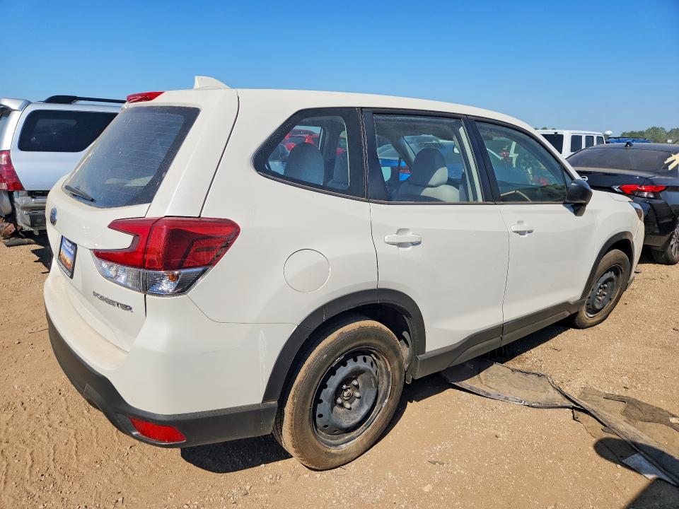 Photo 3 from auction – 2023 SUBARU FORESTER with VIN JF2SKAAC8PH437081