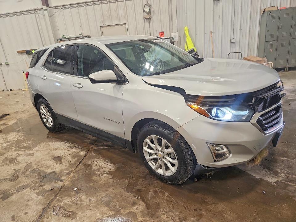 Photo 4 from auction – 2020 CHEVROLET EQUINOX with VIN 2GNAXTEV4L6165784