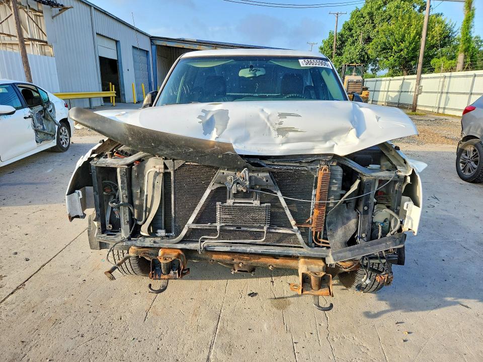 Photo 5 from auction – 2005 CHEVROLET SILVERADO with VIN 1GCEC14V85Z348396