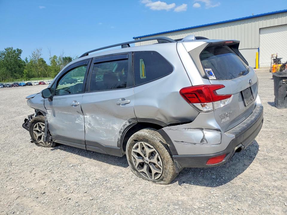 Photo 2 from auction – 2021 SUBARU FORESTER with VIN JF2SKAFC2MH532384