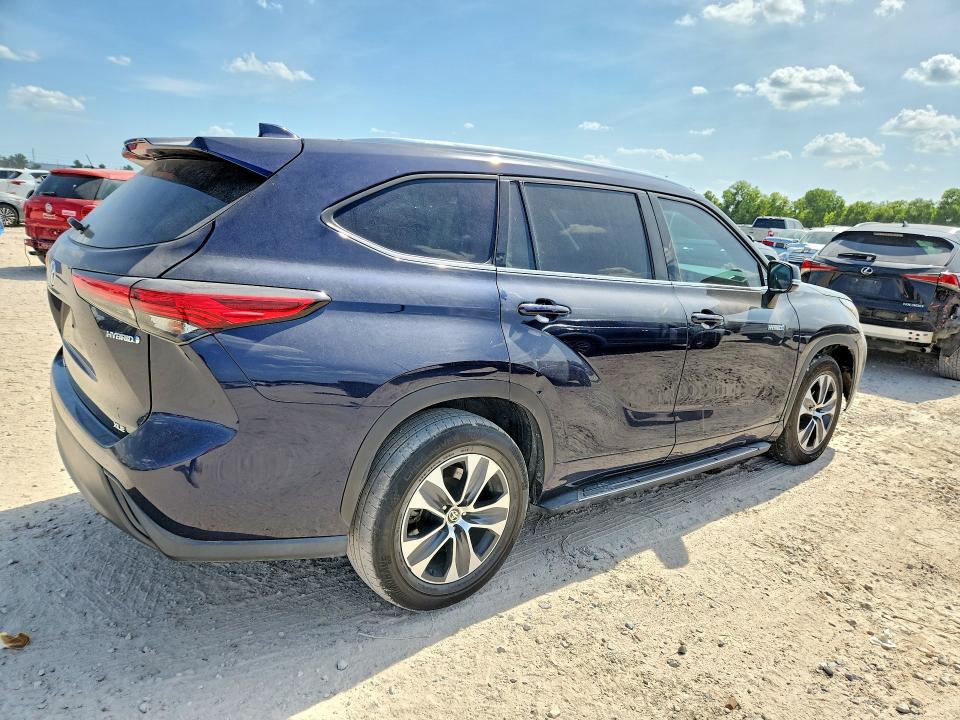 Photo 3 from auction – 2020 TOYOTA HIGHLANDER with VIN 5TDGARAH0LS500214