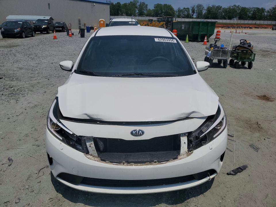 Photo 5 from auction – 2018 KIA FORTE5 with VIN KNAFK5A83J5773536