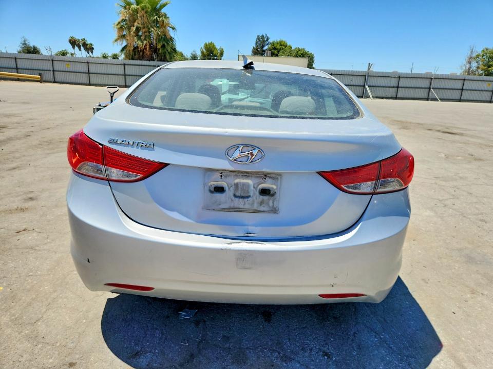 Photo 6 from auction – 2012 HYUNDAI ELANTRA with VIN 5NPDH4AE8CH133074