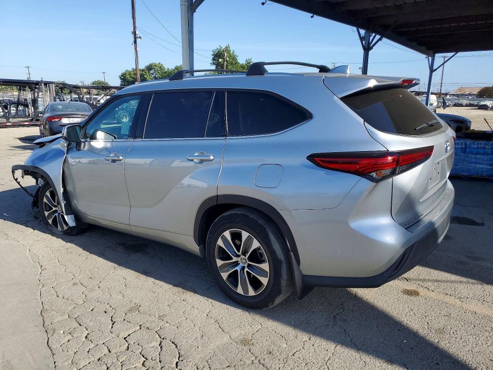 Photo 2 from auction – 2021 TOYOTA HIGHLANDER with VIN 5TDHARAH1MS506254
