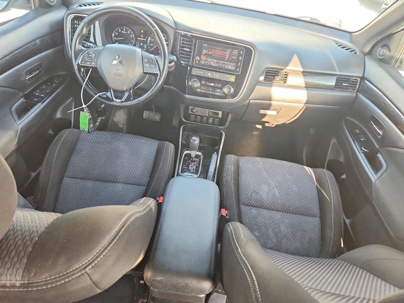 Photo 8 from auction – 2018 MITSUBISHI OUTLANDER with VIN JA4AD3A33JZ050532
