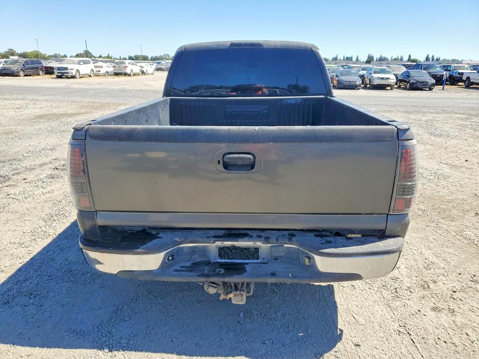 Photo 6 from auction – 2001 CHEVROLET SILVERADO with VIN 2GCEC19T411144768