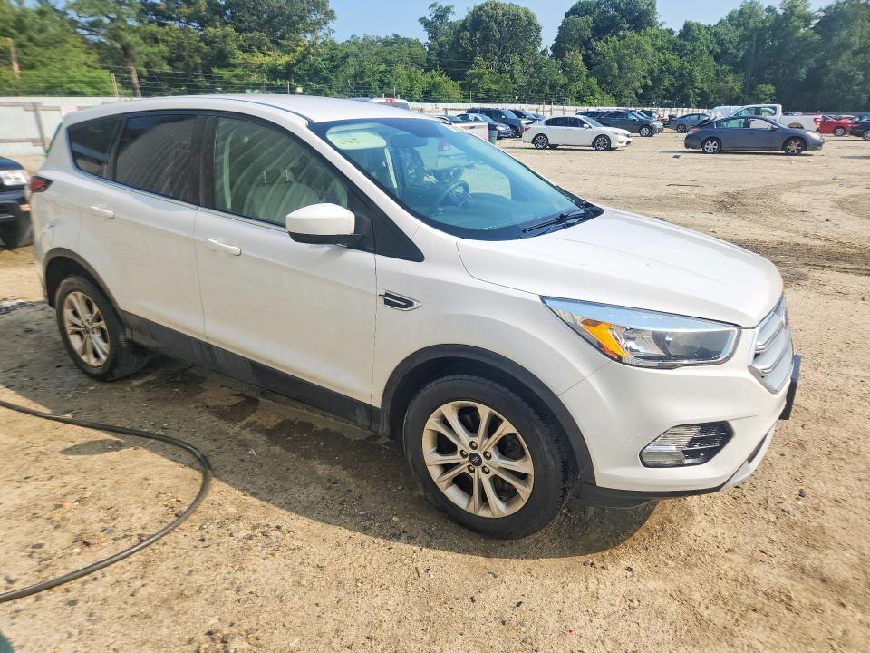 Photo 4 from auction – 2017 FORD ESCAPE with VIN 1FMCU9GD8HUC52030