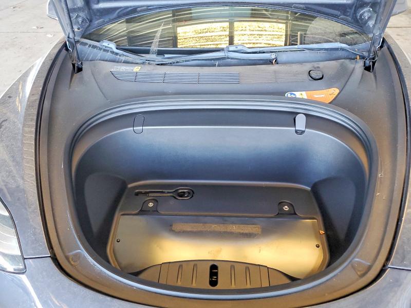 Photo 11 from auction – 2018 TESLA MODEL 3 with VIN 5YJ3E1EA4JF001323