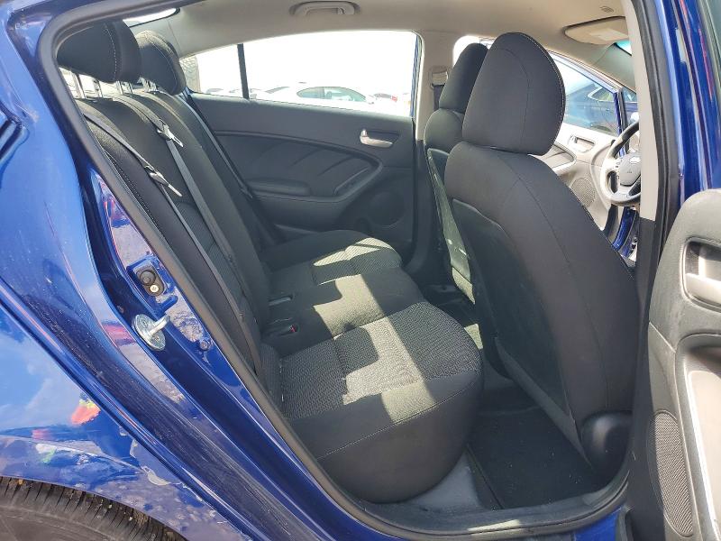 Снимка 10 от търг – 2017 KIA FORTE с VIN 3KPFK4A7XHE085536