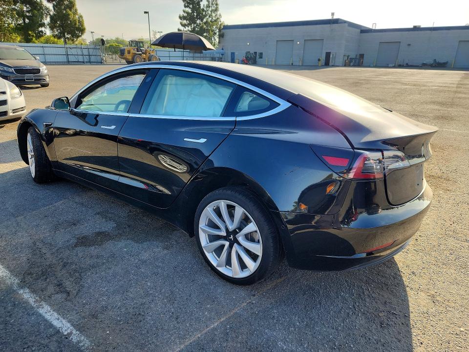 Photo 2 from auction – 2018 TESLA MODEL 3 with VIN 5YJ3E1EA0JF154572