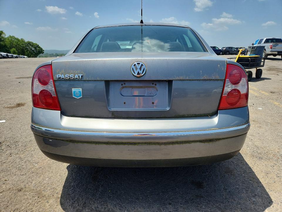 Photo 6 from auction – 2004 VOLKSWAGEN PASSAT with VIN WVWMD63B84P050728