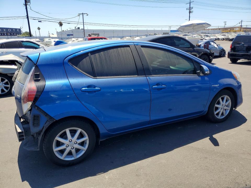 Photo 3 from auction – 2016 TOYOTA PRIUS C with VIN JTDKDTB3XG1124352