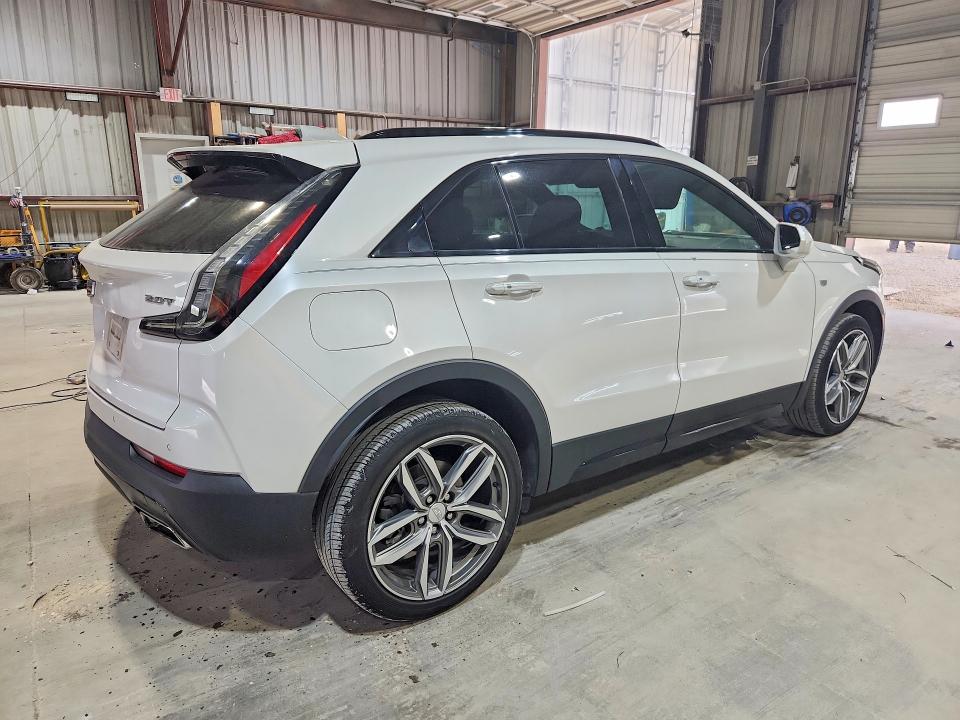 Photo 3 from auction – 2019 CADILLAC XT4 with VIN 1GYFZER40KF199418