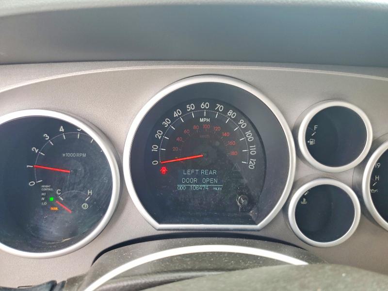 Photo 9 from auction – 2011 TOYOTA SEQUOIA with VIN 5TDDY5G17BS045717