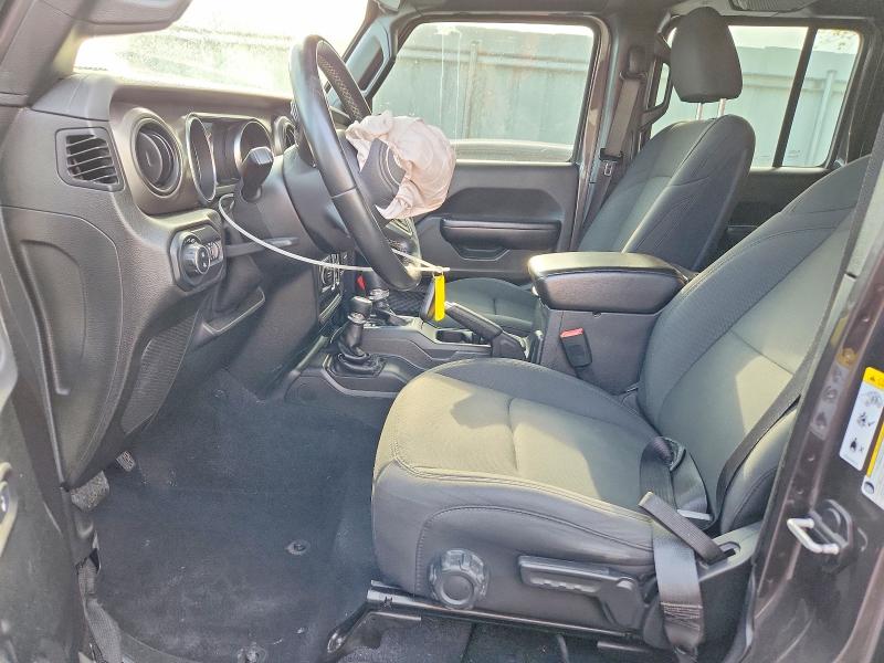 Photo 7 from auction – 2020 JEEP GLADIATOR with VIN 1C6HJTAG0LL134403