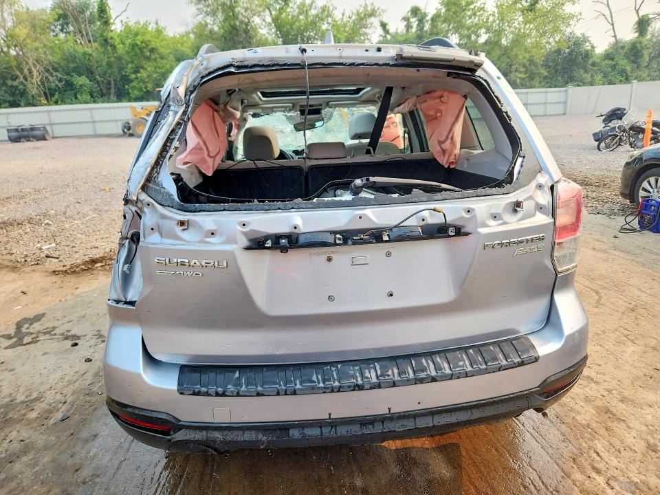 Photo 6 from auction – 2017 SUBARU FORESTER with VIN JF2SJAEC9HH518122