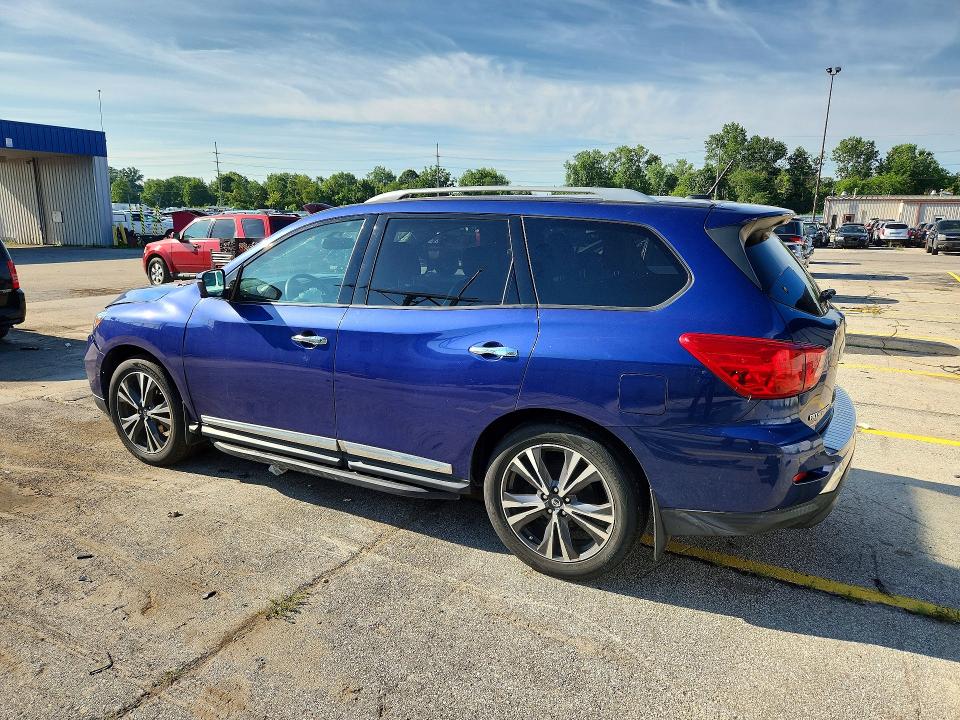 Photo 2 from auction – 2017 NISSAN PATHFINDER with VIN 5N1DR2MM3HC633386