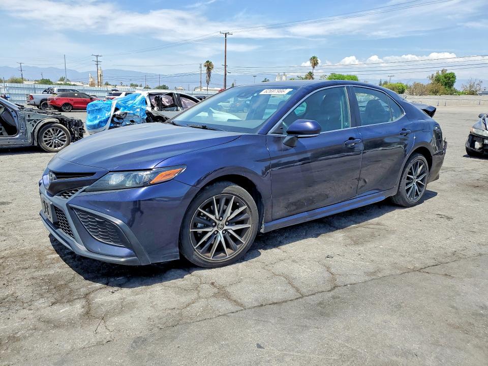 TOYOTA CAMRY 2022 with VIN 4T1G11AK2NU629529 - Photo from auction
