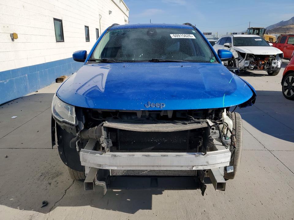 Photo 5 from auction – 2019 JEEP COMPASS with VIN 3C4NJDBB7KT781419