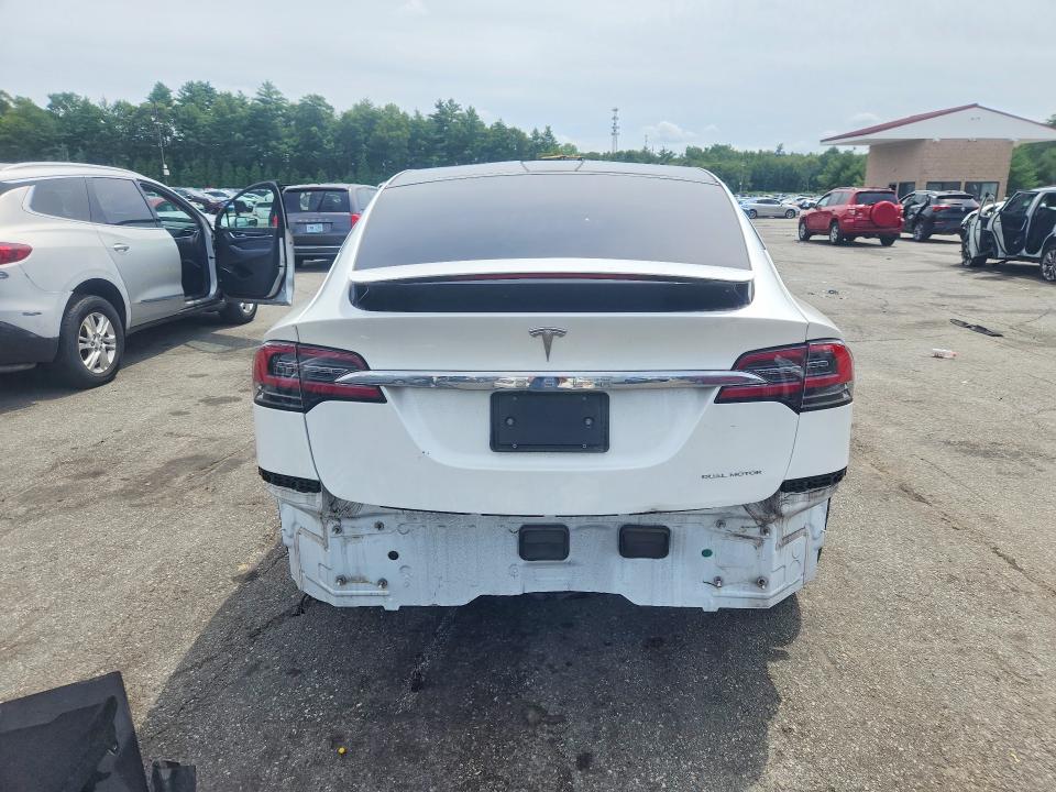 Photo 6 from auction – 2020 TESLA MODEL X with VIN 5YJXCAE29LF237999