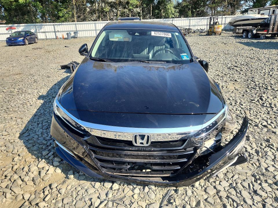 Photo 5 from auction – 2018 HONDA ACCORD with VIN 1HGCV3F93JA013019